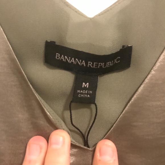 NWT olive green Banana Republic top - Picture 2 of 6